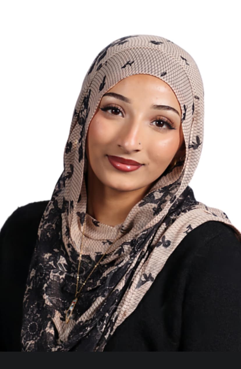 Sana Vahora headshot